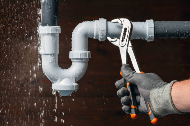 Professional Leak Detection technician working in Roosevelt, NY